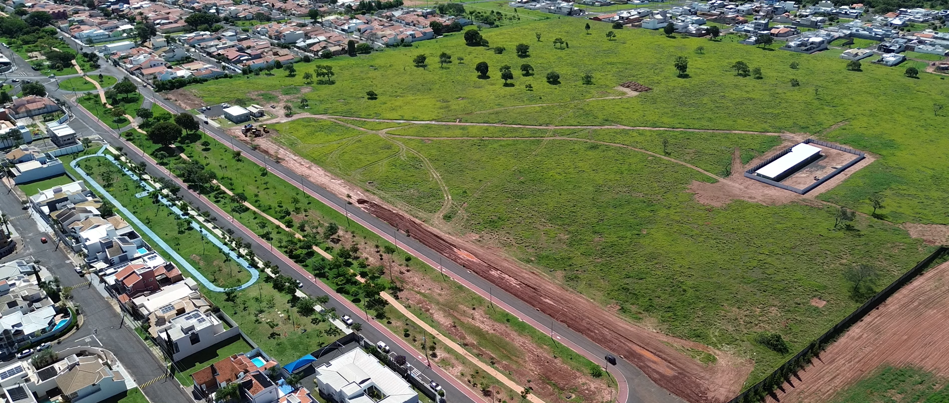 Vista aérea do terreno do One Terramaris Botucatu na Av. Universitária